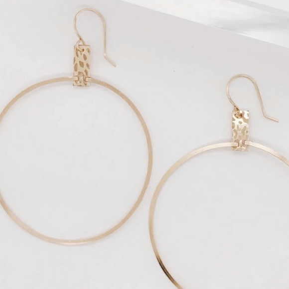 Sarah Briggs 14k gold filled, XL Mila Hoop - Picture 3 of 5